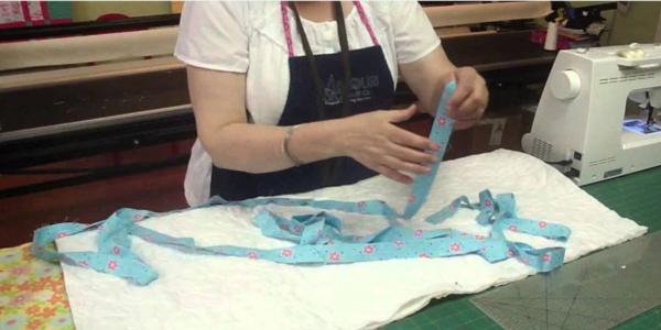 How To Bind a Quilt on a Sewing Machine with Jenny Doan of Missouri Star (Instructional Video)