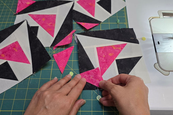 A Clever Quilt Block Trick from Patchwork with achide