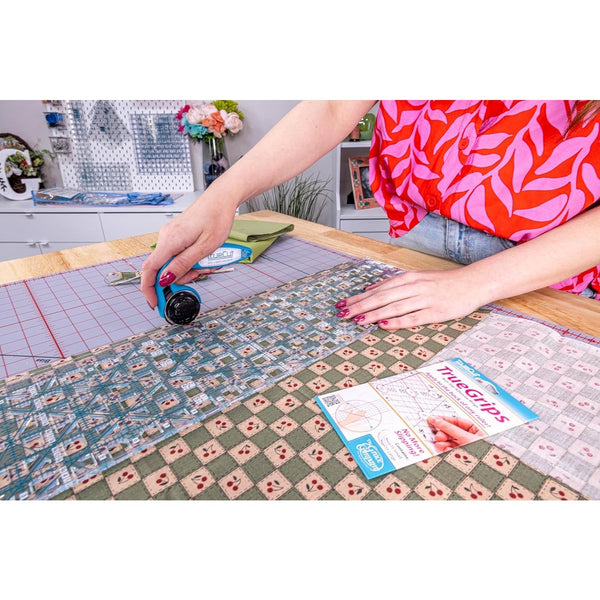 TrueCut Quilter's Combo with 45mm My Comfort rotary cutter, 6.5 x 24.5 inch ruler and TrueGrips non-slip strips