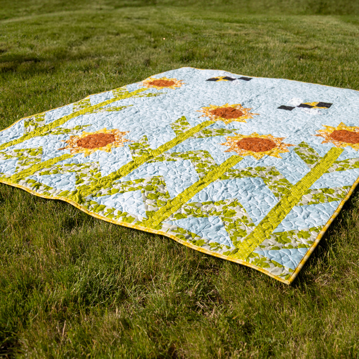 Sunshine and Pollen Quilting Kit - Pre-Cut with Complete Backing & Bin ...