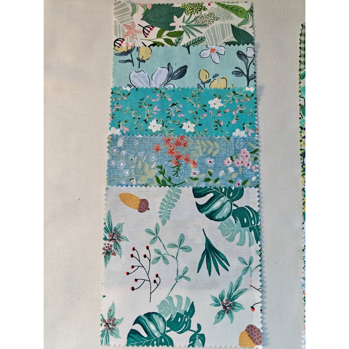 Charm-pack 240pcs - 5" Square Precuts - Morning Mist Collection