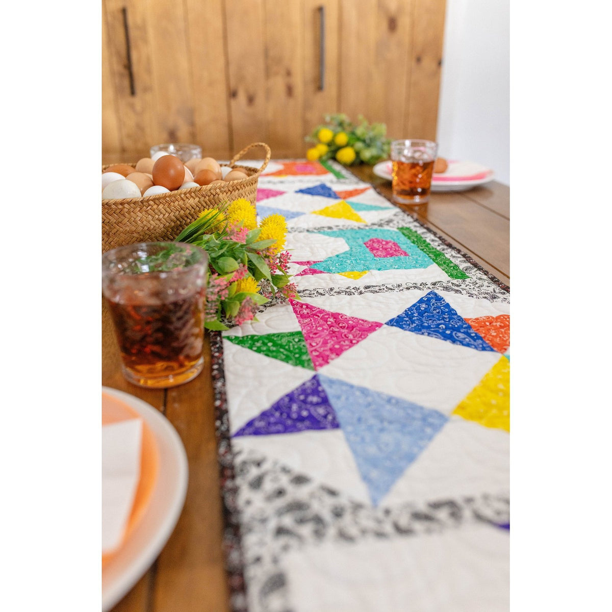 The Hen House Table Runner Quilt Kit Fabric Pattern Binding Backing ALL PRE CUT 16" X 60" Beginner Friendly