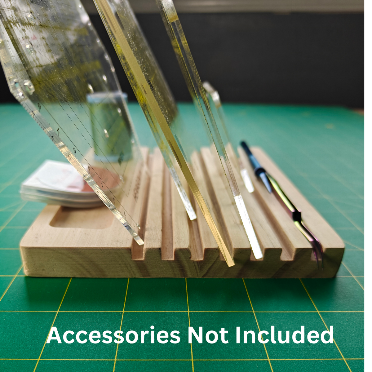 Spool Rulers Quilting Ruler Stand Organizer with Spool Holder - Small – The Fabric Hut