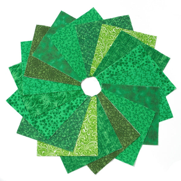It's All Green 90-teiliges Charm Pack mit vorgeschnittenen 5"-Quadraten, Steppdecke aus 100 % Baumwolle, Grün, Ton-in-Ton