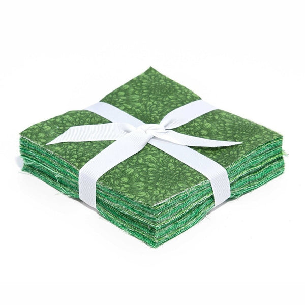 It's All Green 90-teiliges Charm Pack mit vorgeschnittenen 5"-Quadraten, Steppdecke aus 100 % Baumwolle, Grün, Ton-in-Ton