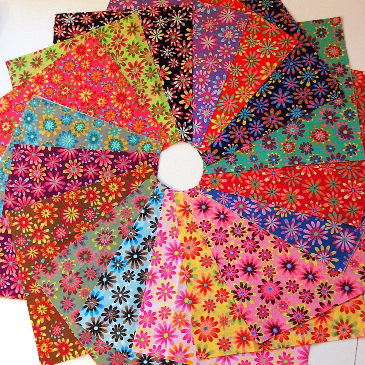 34 piece Crazy Daisy flower pre cut 10 " squares 100% cotton fabric quilt